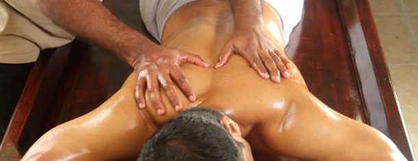Shanthi_Ayurveda_Ashram_Treatments_Body_Massage.jpg